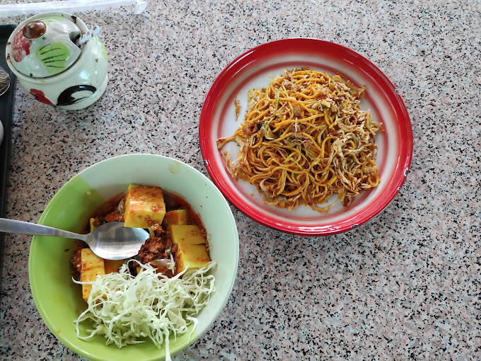 Traditional Shan Style Burmese Food in Chiang Mai