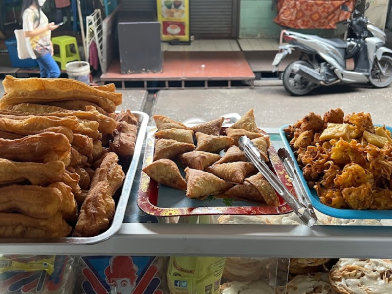 Family Tea Shop - Phra Khanong - Myanmar Restaurant in Bangkok